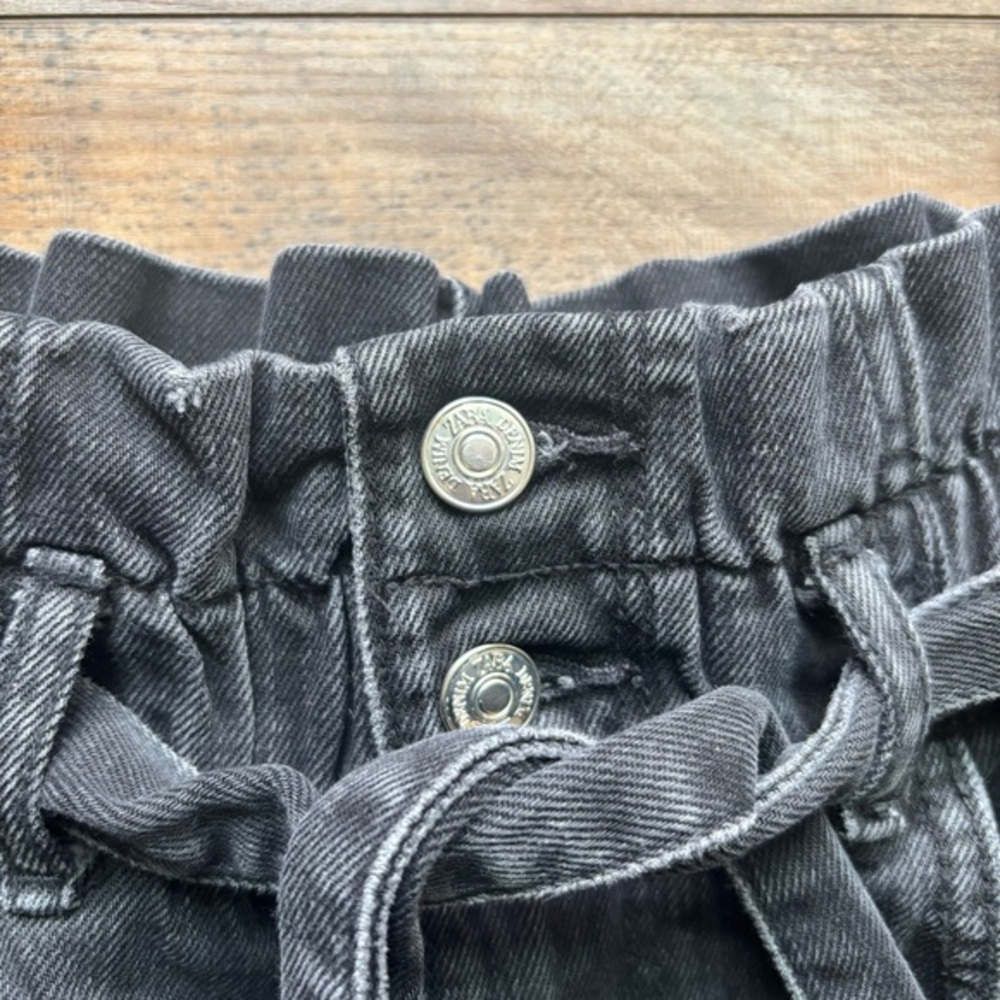 Zara High Rise Belted Paperbag Faded Black Jean Denim Short Size 00 - Picture 3 of 9